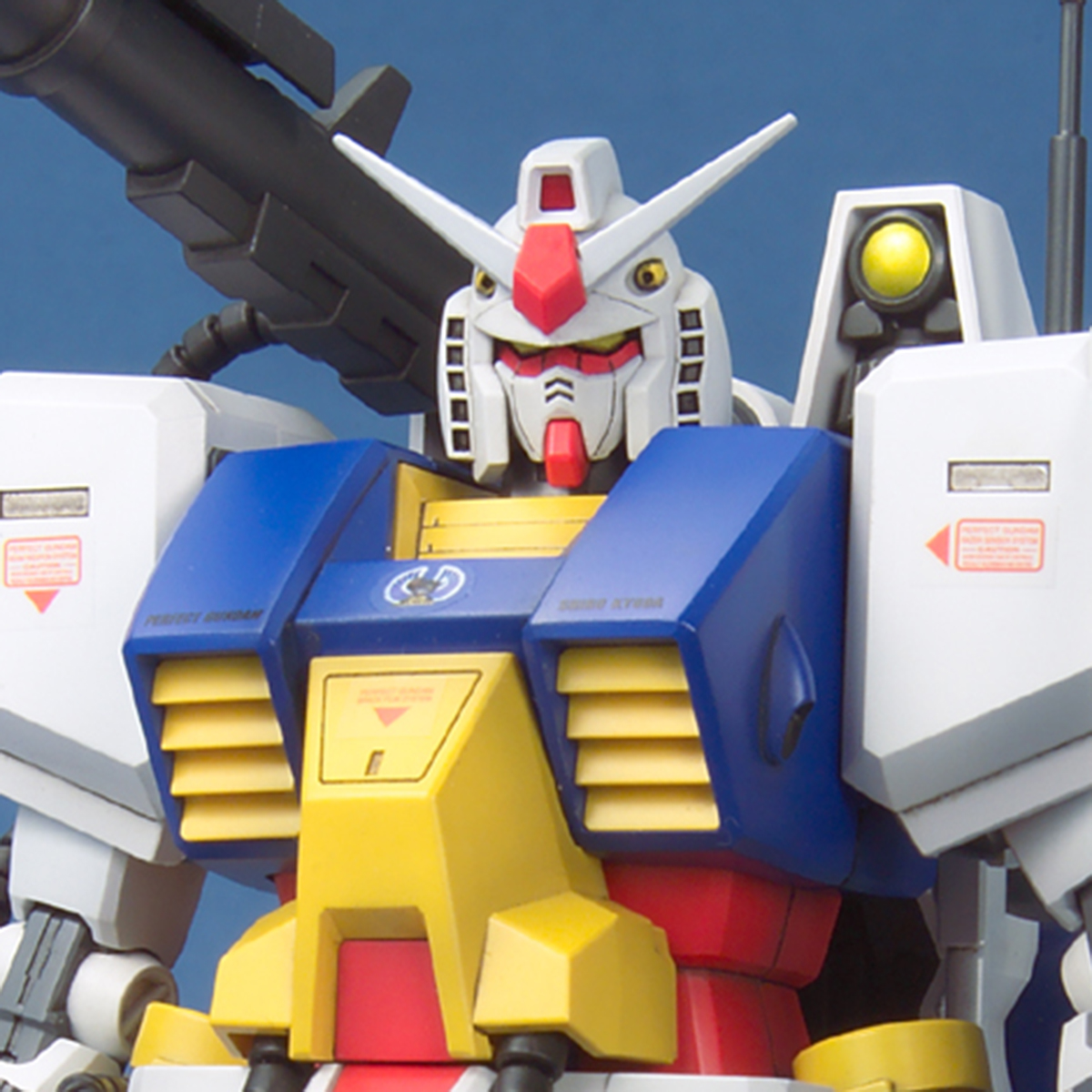 MG 1/100 完美高达